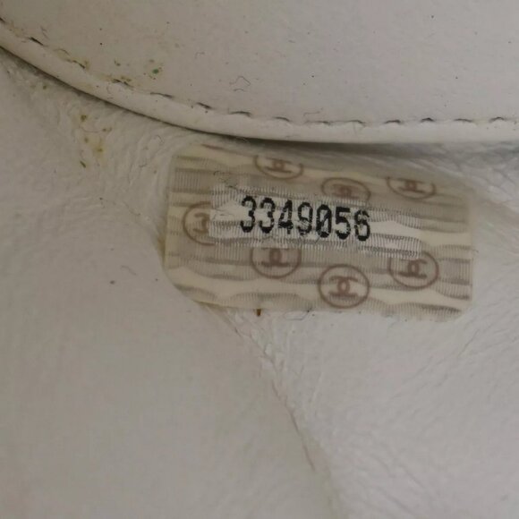 CHANEL Logo Matelasse Vanity Hand Bag Leather White GHW France Vintage - Picture 15 of 15